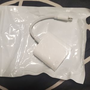 Mini display port to VGA Adapter